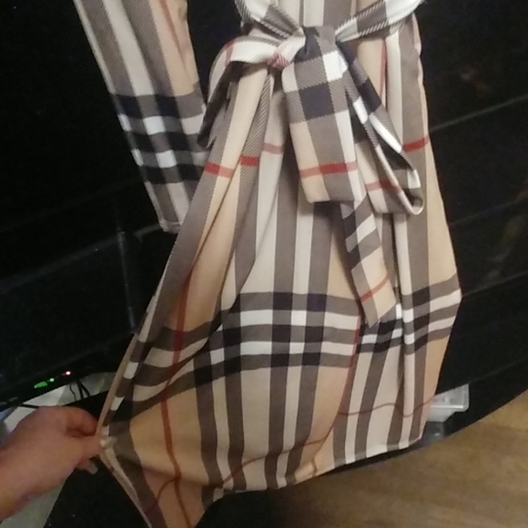 Dress - Picture 3 of 3